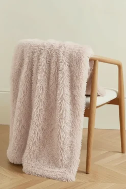 Futrzany Koc Włochacz YETI Kremowo-Pudrowy
