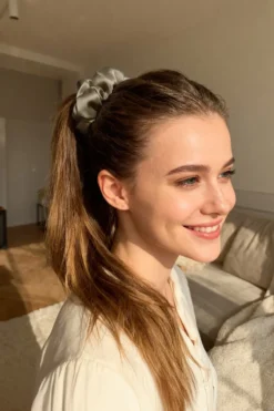 Gumka do Włosów z Jedwabiu Scrunchie Kaszmir