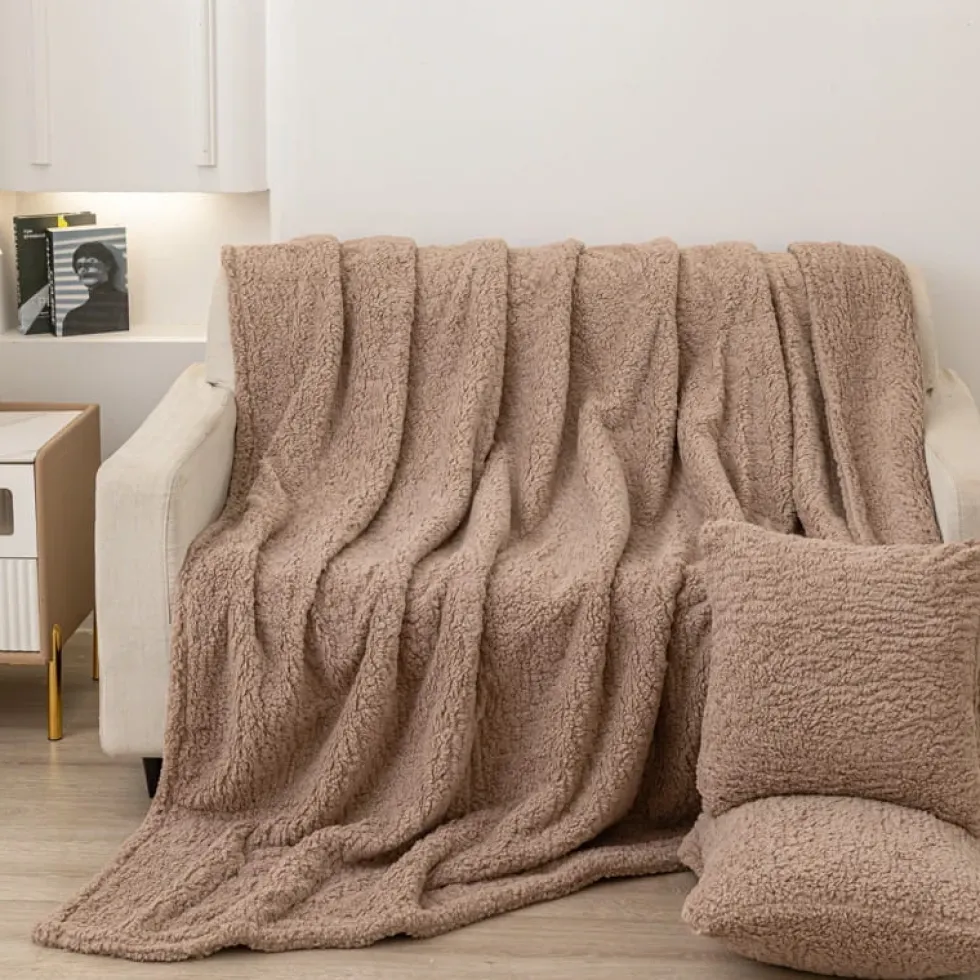 Koc z Bukli Baranek Dreamy Boucle Brązowy
