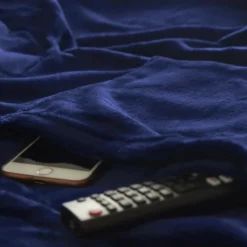Koc Z Rękawami TV BINGIE Granatowy