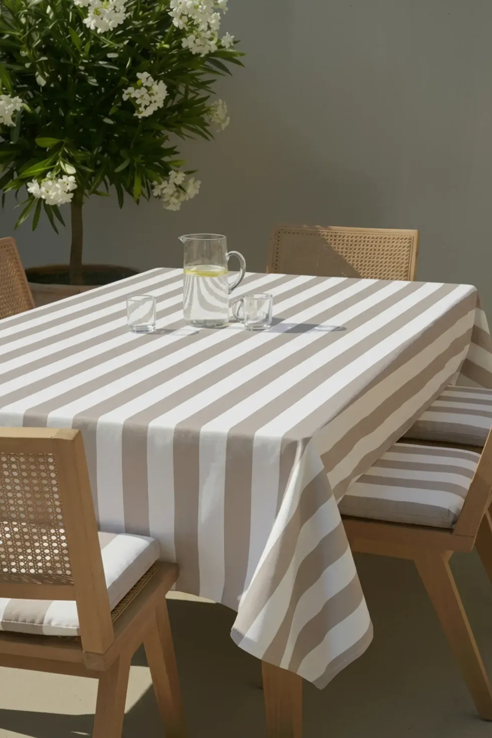 Obrus Ogrodowy Wodoodporny STRIPES Beżowy