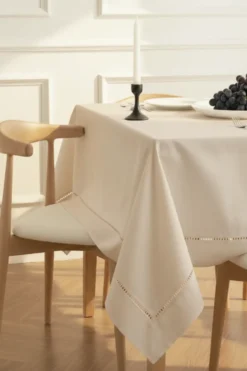 Obrus z Mereżką CLASSY Beżowy