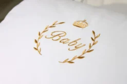 Poszewka z haftem Baby Biały