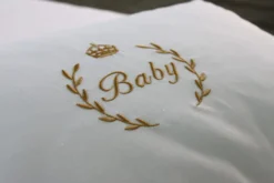 Poszewka z haftem Baby Biały