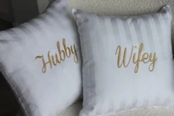 Poszewka Z Haftem Wifey