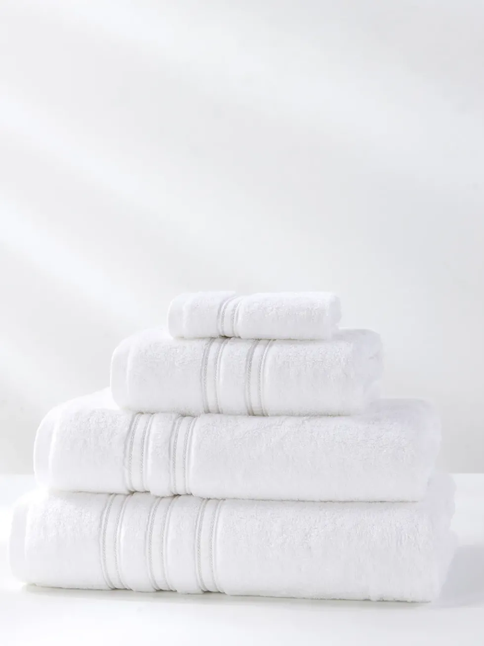 Ręcznik Bambusowy Harmony ze Srebrną Bordiurą 600g/m2 Biały