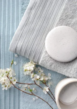 Ręcznik Frotte Vela z Modalem z Ozdobną Bordiurą 550g/m2 Srebrny