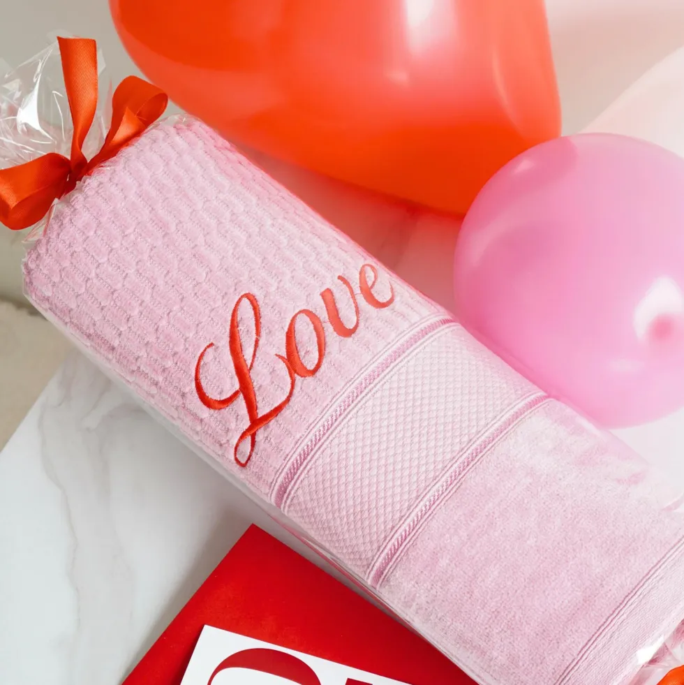Ręcznik LOVE Na Walentynki Różowy