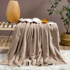 Taupe Koc Z Mikrofibry Baranek Sherpa
