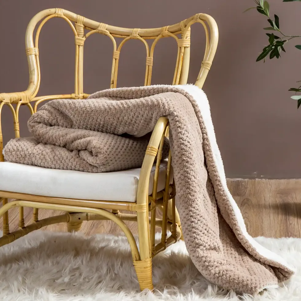 Taupe Koc Z Mikrofibry Baranek Sherpa