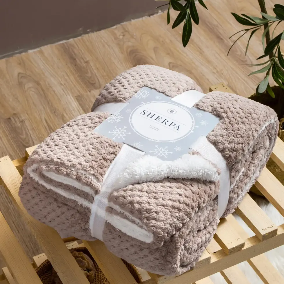 Taupe Koc Z Mikrofibry Baranek Sherpa