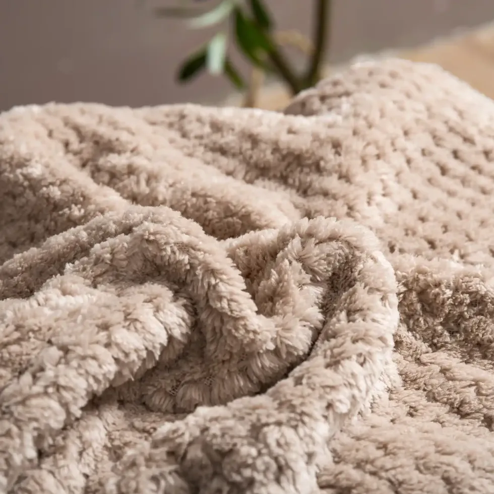 Taupe Koc Z Mikrofibry Baranek Sherpa