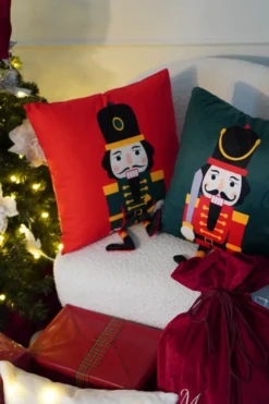 Welurowa Poszewka Świąteczna Nut Cracker Czerwony
