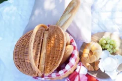 Wiklinowy Kosz Piknikowy z Rączką i Tkaniną Czerwony
